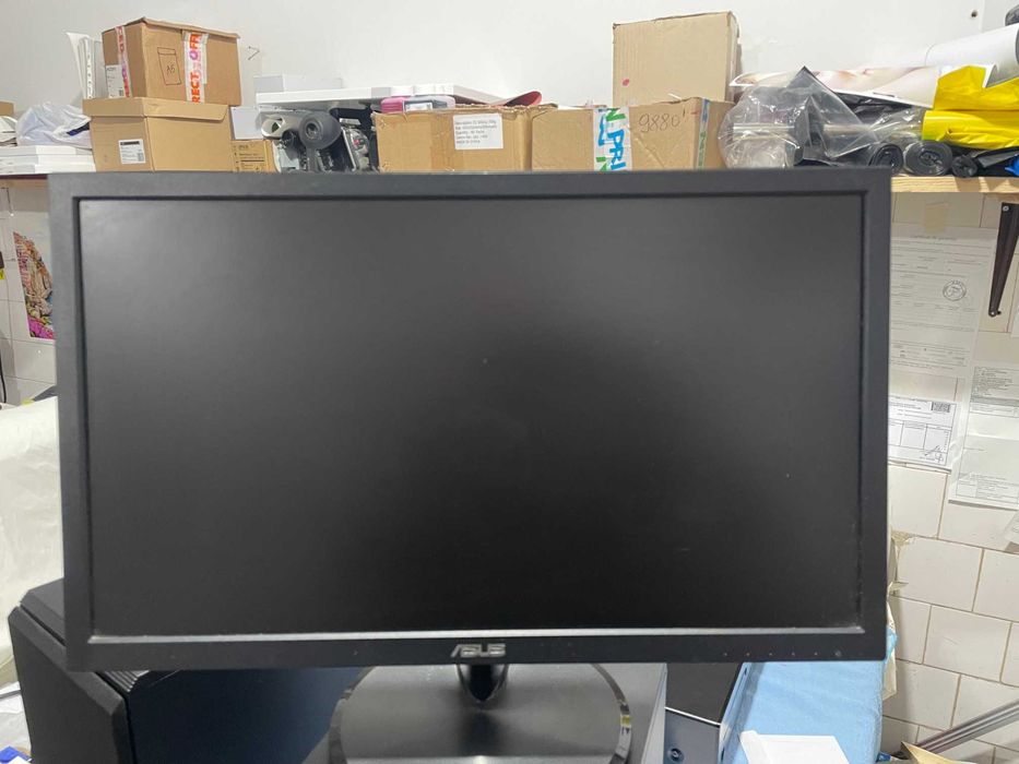 Vand laptop ASUS si monitoare