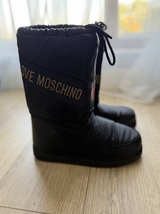 Апрески Moschino