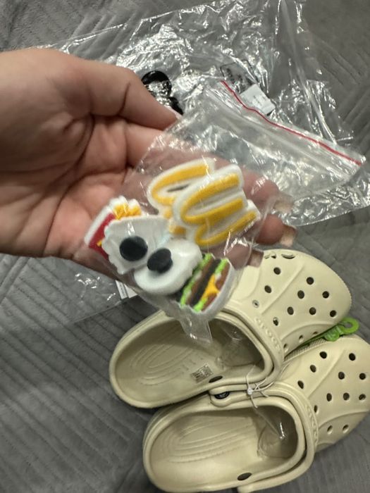 Продам crocs новые