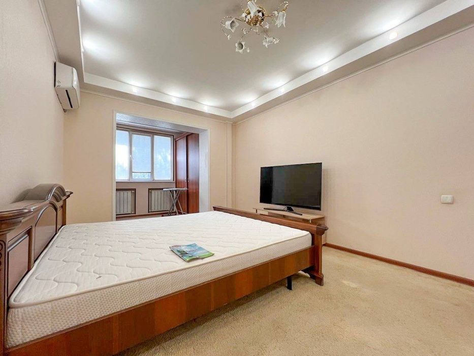 Продам квартиру Буюк ипак йули Генерал Петрова 2/3/4 65м2