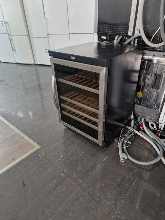 Винен хладилник Dometic A++