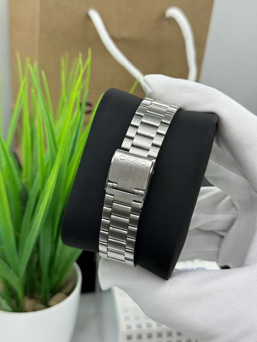 Soat, Erkaklar uchun Casio uslubidagi qo‘l soat