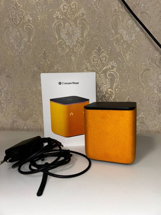 Продам Яндекс станцию миди