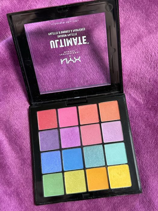 Палитра сенки за очи на NYX Ultimate Shadow Pallete