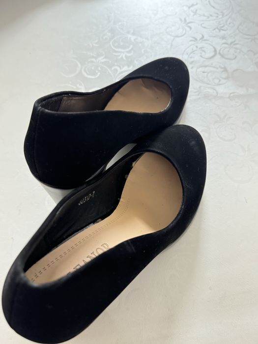 Черные замшевые туфли