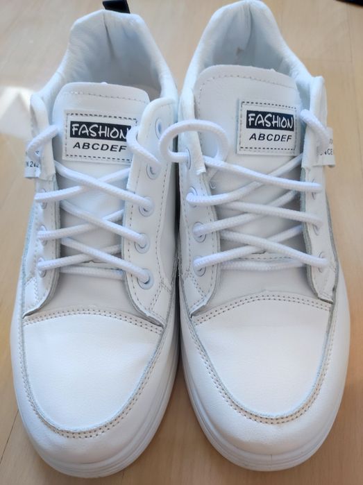 Маратонки 40ти,унисекс,нови