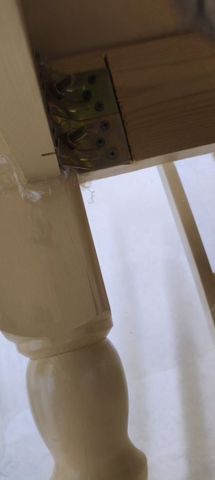 Продам  стол в гостинную