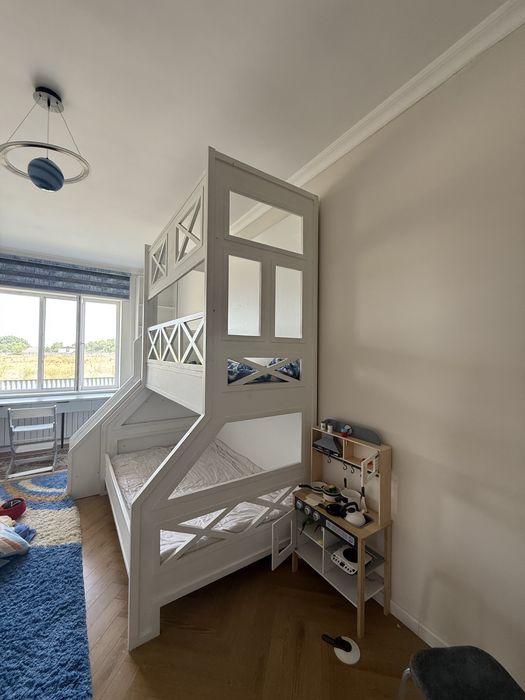 Двухъярусная кровать