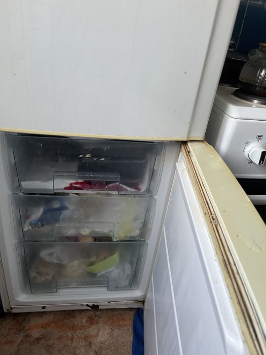 Холодильник в рабочем состоянии всё работает