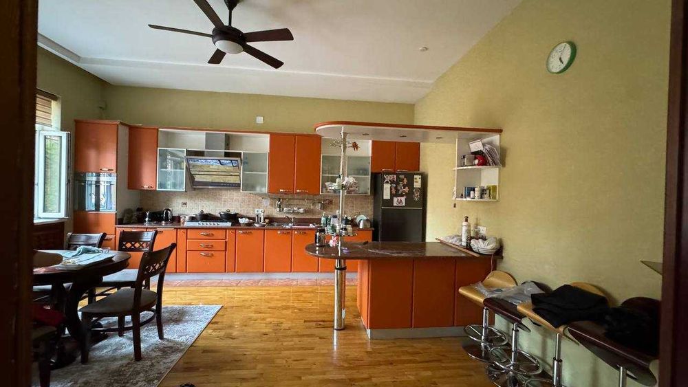 Продается Дом 8 соток 7 комнат, ор Посольство Эран. р-н.М.Улугбек.