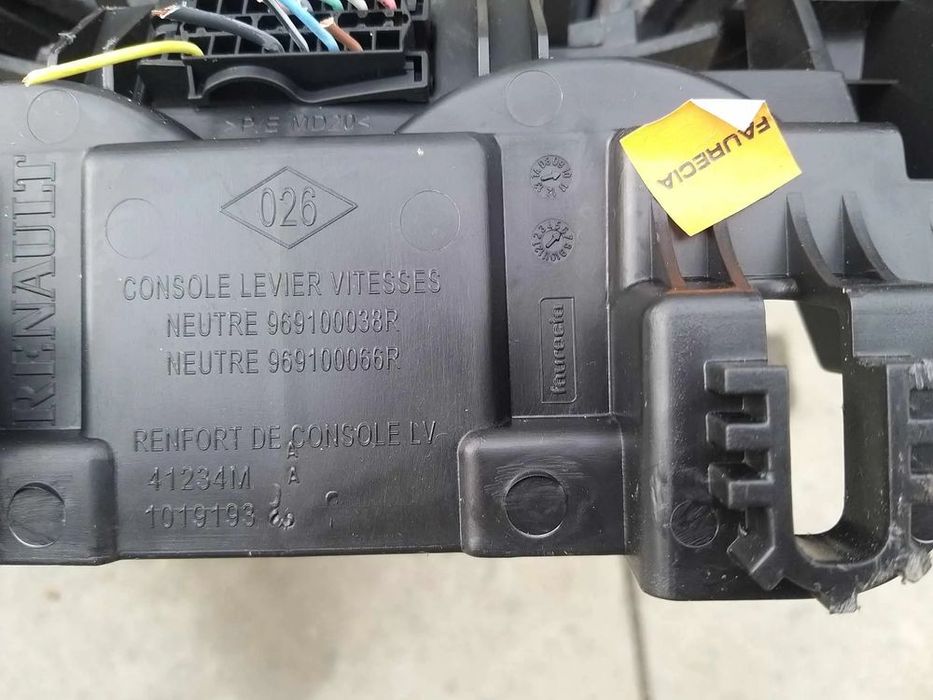 Consola centrala renault grand scenic 3 969100038r 969100066r