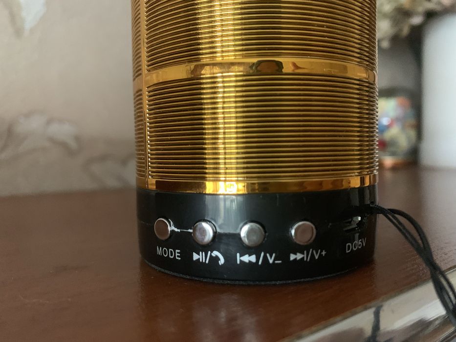 Продам мини блютуз колонку новую