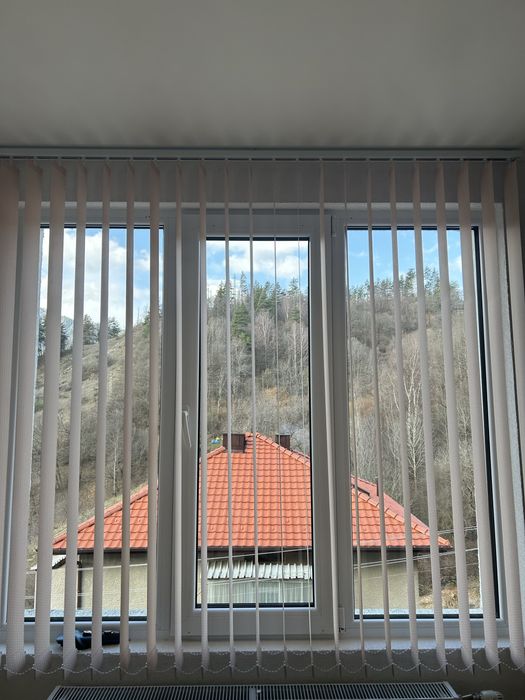 вертикални щори чисто нови