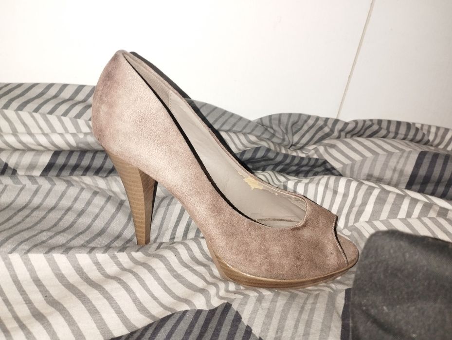 Продам туфли замшевые 38 р