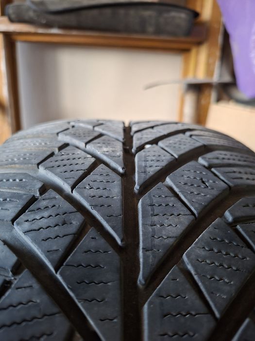 Vand 4 anvelope iarna Continental