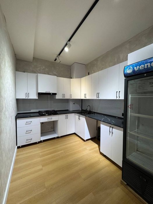 Mehnat postida  2- xona dom sotiladi srochna