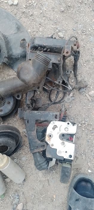 На BMW E34 M50 запчасти