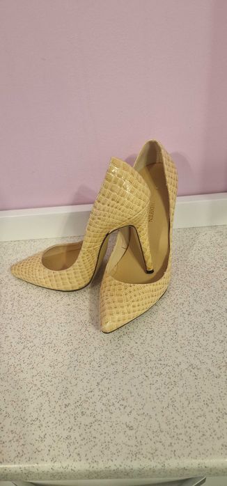 Дамски токчета, змийска кожа