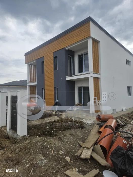 COMISION 0 % Duplex 3 camere 2 bai 80 mp curte 200 mp Vorovesti Mirosl