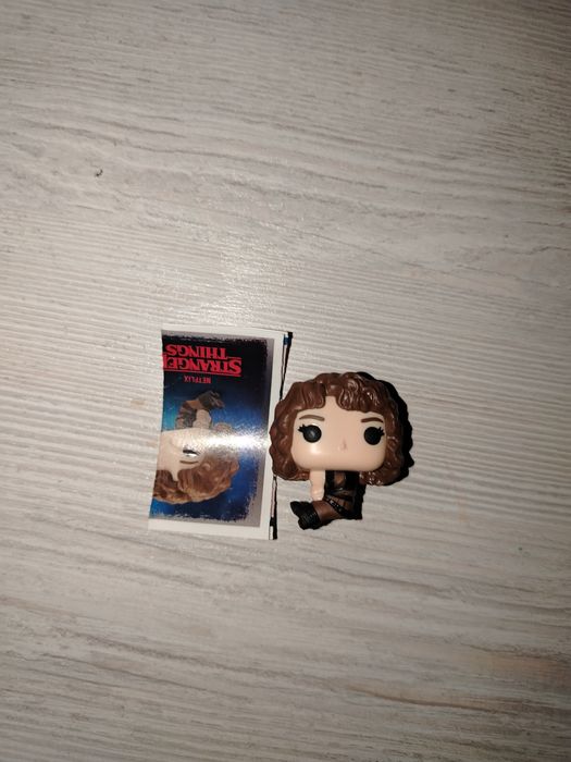 Продам нэнси из kinder joy stranger things