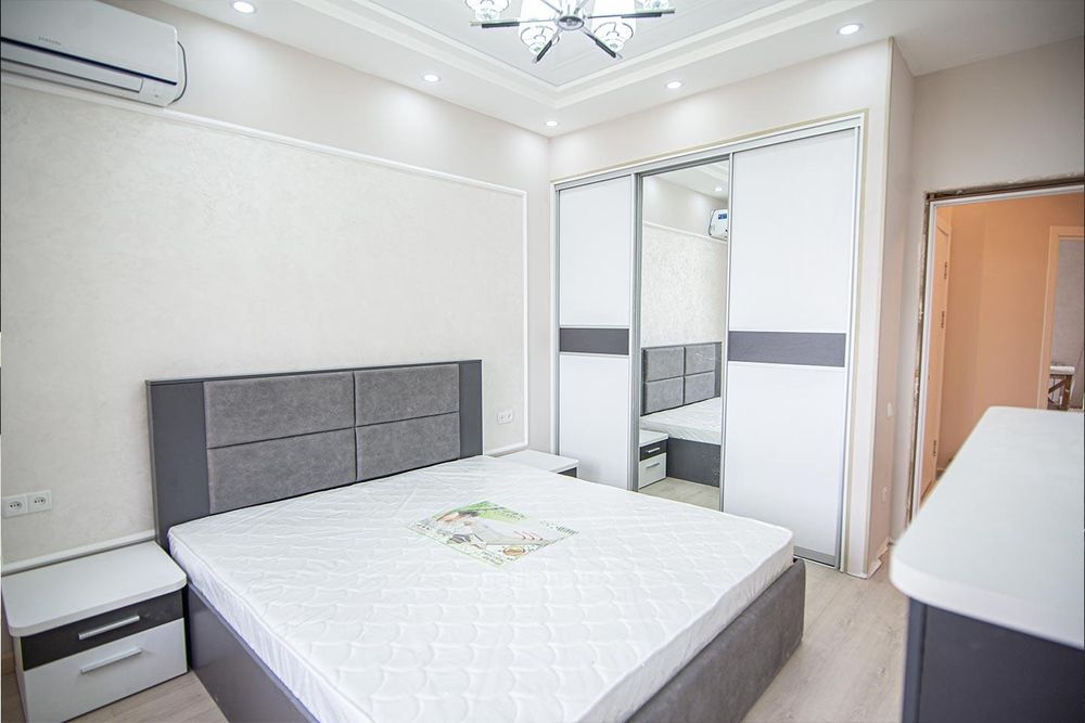 Спальная мебель (полный комплект).