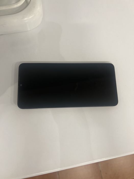 Продам телефон самсунг А65