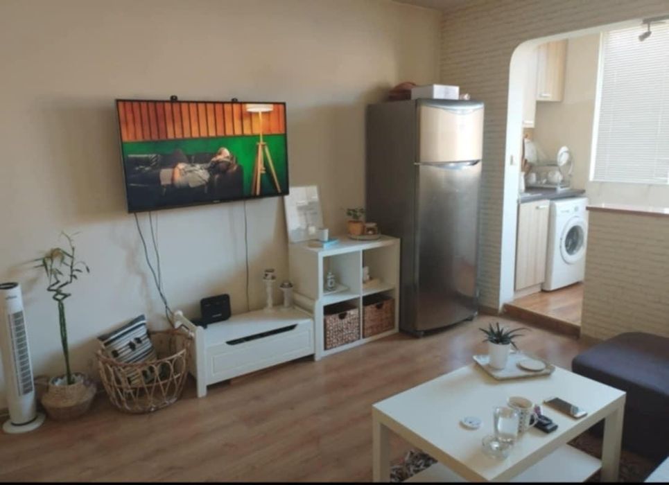 Дава се под наем Тристаен апартамент в София, Център - 80 кв.м за 600 € - Снимка #1