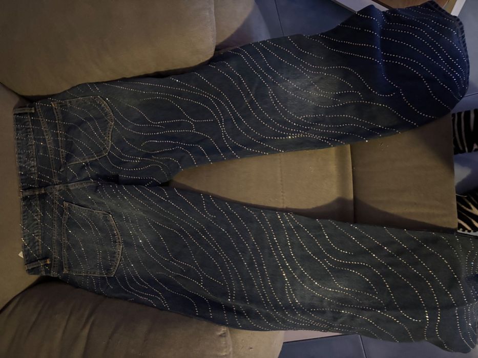 Дънки с камъчета от ZARA