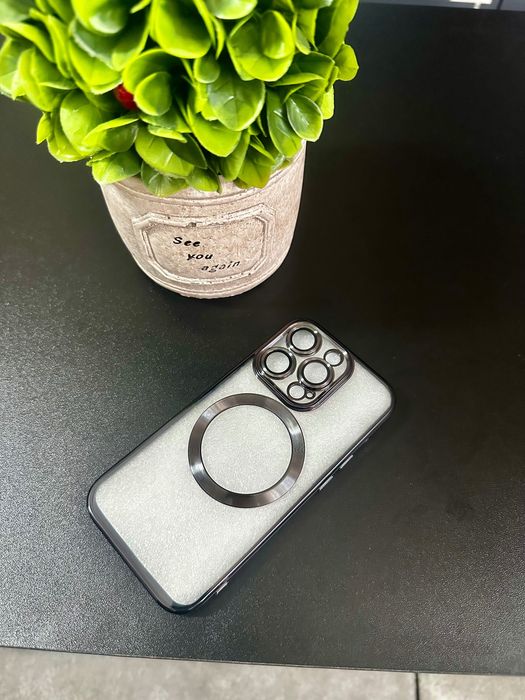 Луксозни кейсове за IPhone 14Pro и 15Pro