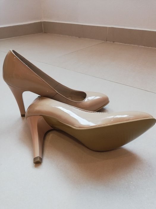 Pantofi Nude noi din lac și piele naturala, mar 36, îngust, toc 8 cm