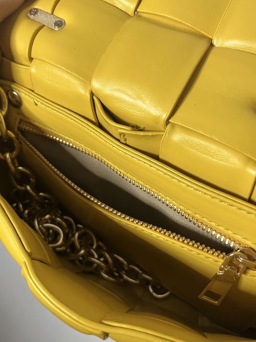 Дамска чанта тип “плетка”