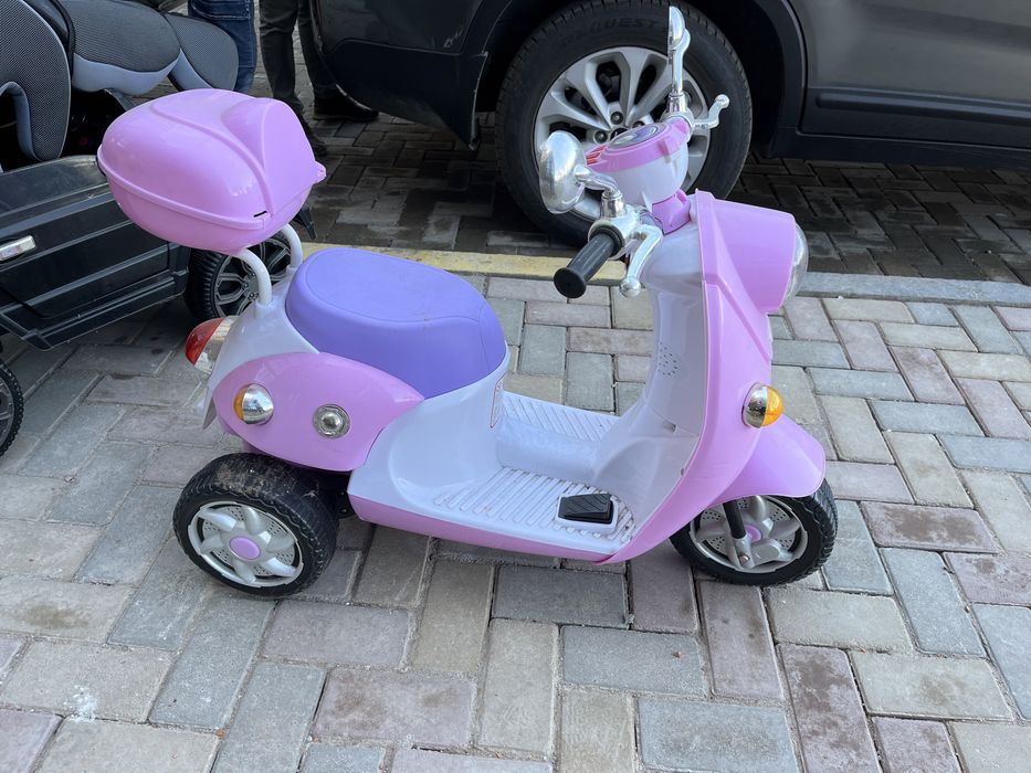 Детский электроскутер