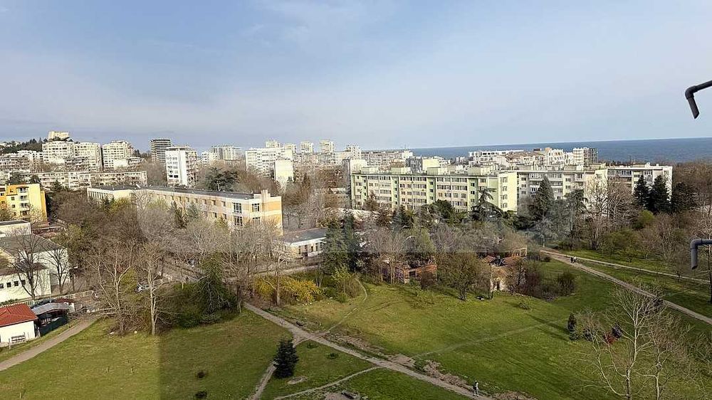 Апартамент с три стаи под наем в квартал Чайка