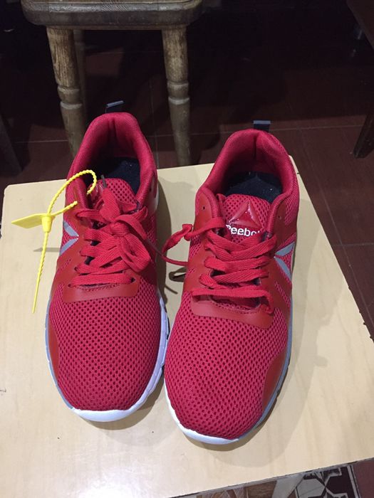 Продам кроссовки мужские