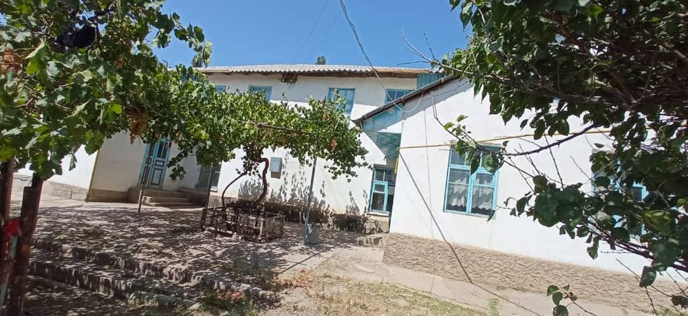 Дом в Чарваке жилой дом