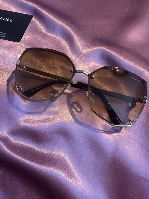 Слънчеви очила на Chanel