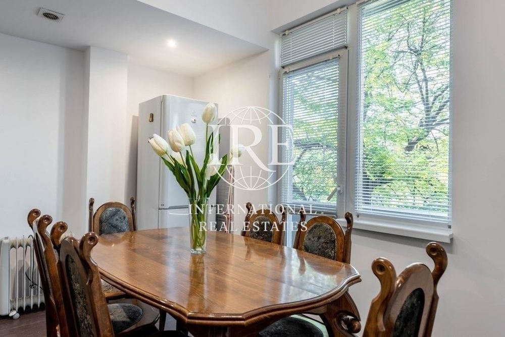 Дава се под наем Тристаен апартамент в Варна, Център - 110 кв.м за 897.6 € - Снимка #4