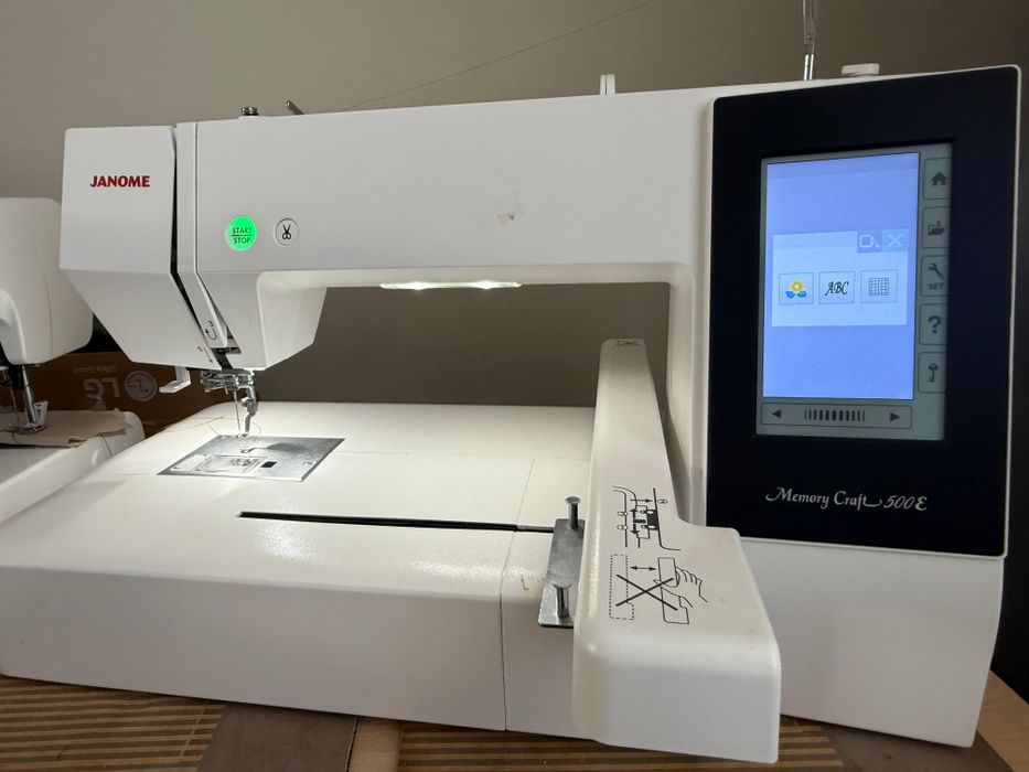Машина швейная новая