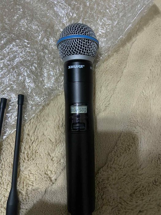 Microfon ULX D2 si Compresor de voce