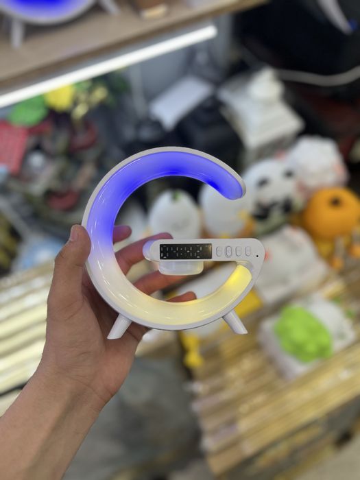 Умные часы, колонка, беспроводная зарядка