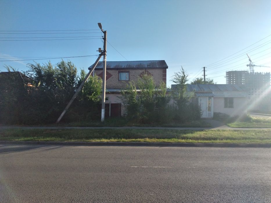 Продается два дома на одном участке