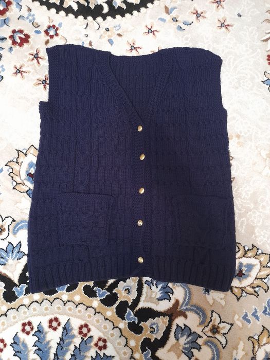 Большая Женская вязанная желетка