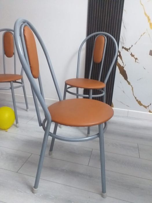 Продам стол со стулями