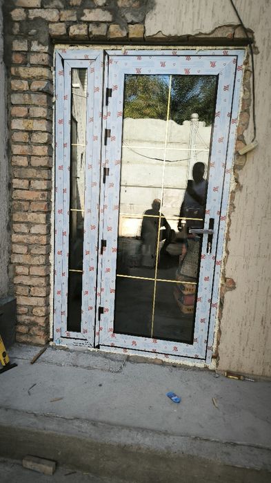 Продам двери алюминиевые.