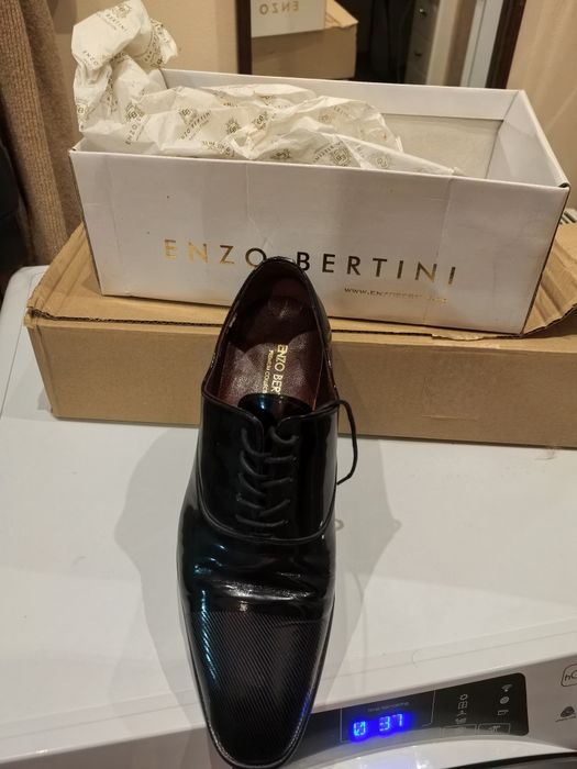 Pantofi Enzo Bertini tip Oxford, 42, negru