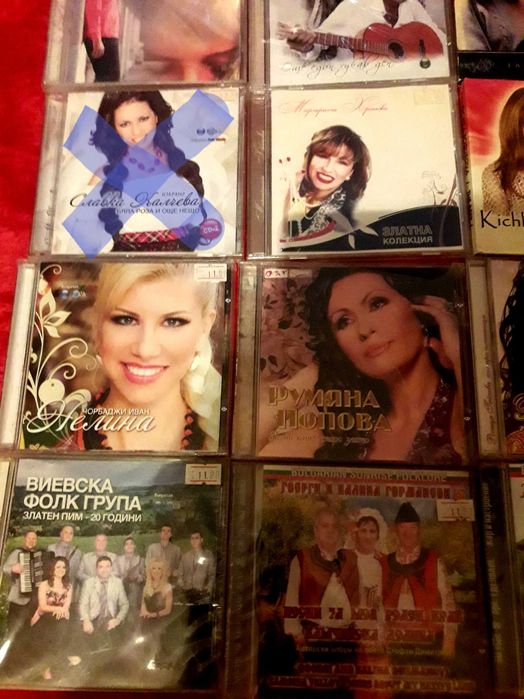 касети и комкт дискове оригинални с целуфаните лизензирани