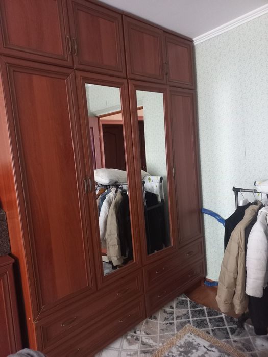 Продам спальный гарнитур