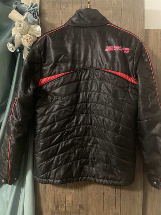 Puma yengil kurtka razmer S