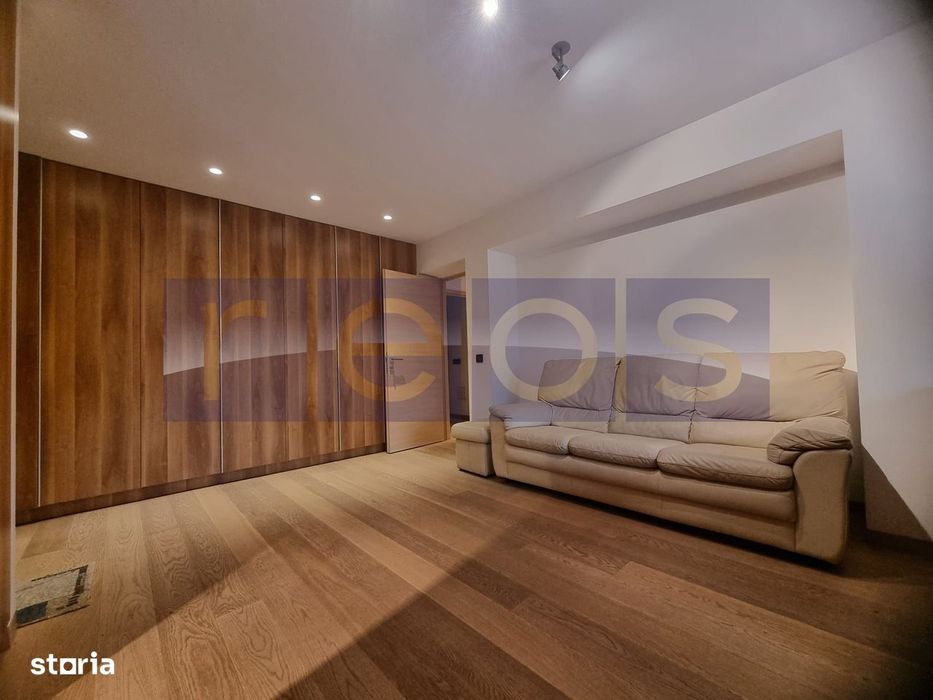 Vanzare 3 Camere Semidecomandat - Mall Vitan