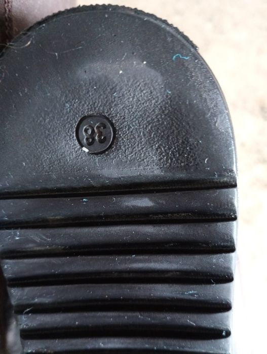 Vând ghete din piele nr.38! Pret 45 lei!